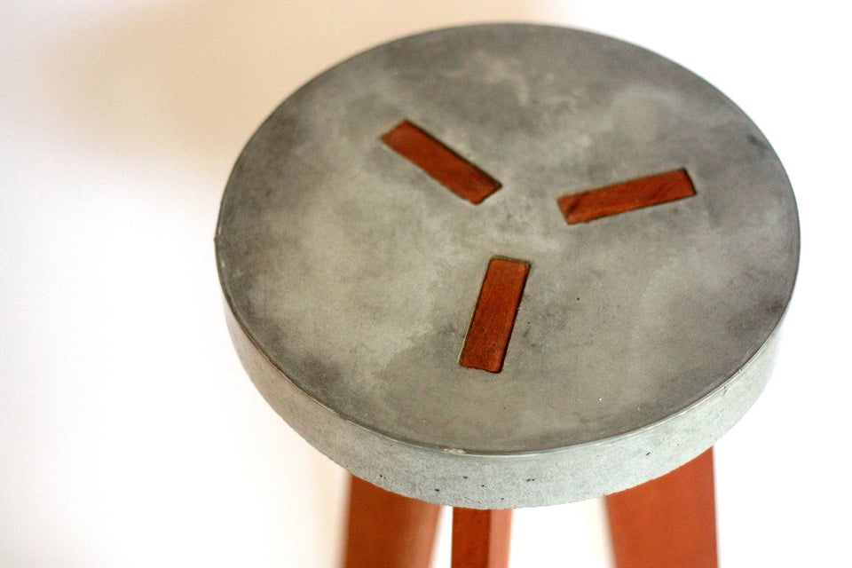 Concrete Stool, Characteristic