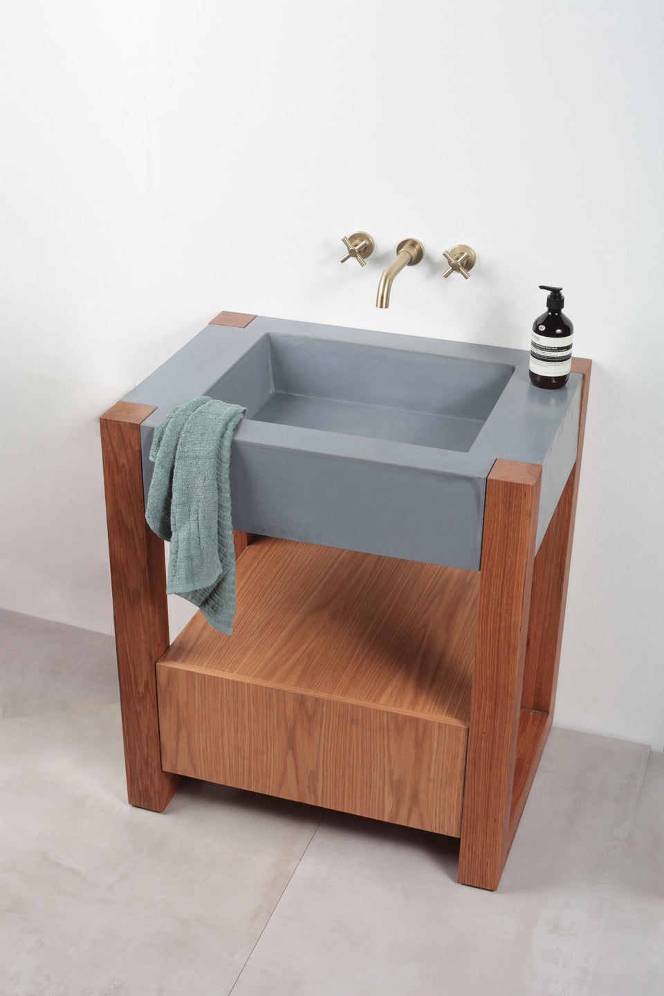 Plus Design Concrete Sink with Vanity