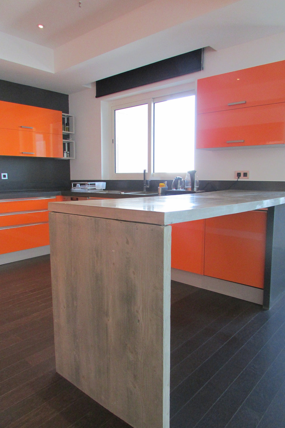 Unique custom concrete kitchen and bath countertops and accessories in modern and rustic styles. simple, ConcreteDesign, Modern HomeDecor.